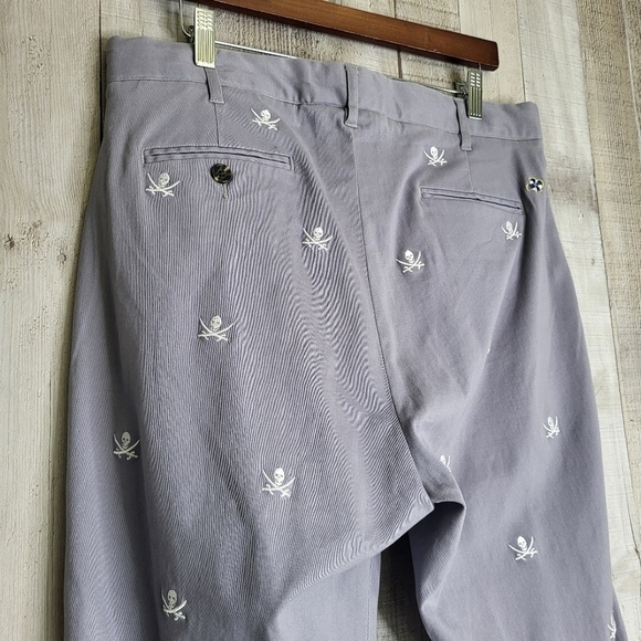 Castaway Nantucket Island Pirate Skull Pants. 34"×29" Grey and White - Picture 6 of 12